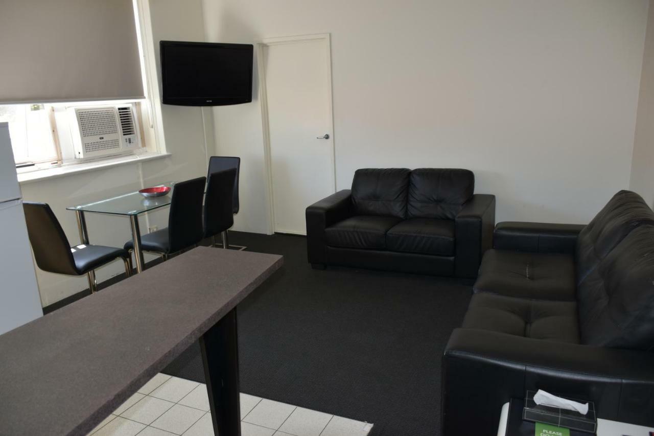 Apartments On Flemington Мельбурн Экстерьер фото
